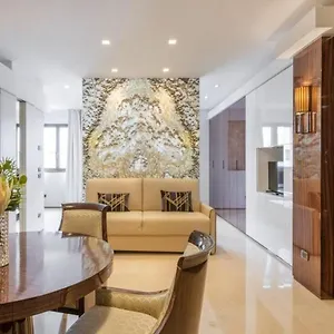 Apartment Royal - Luxury Duomo, Milan