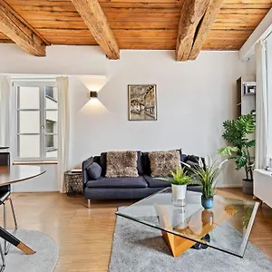 breathtaking-interior-luxurious-1br-apartment-close-to-town.luxembourghotelsguide.com/