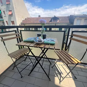 Apartment Prestigioso Trilocale Sui Navigli Con A/c & Wi-fi, Milan